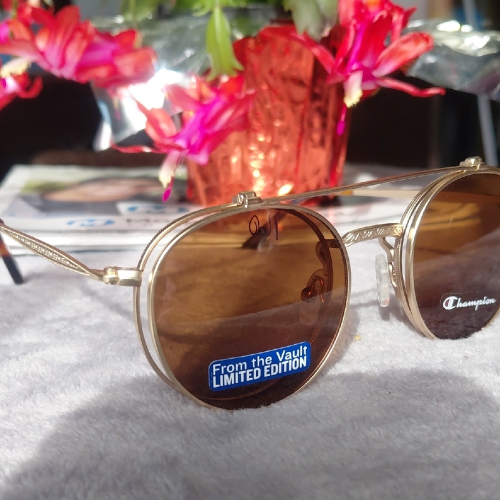 Gold Rimless Sunglasses - Picture 4 of 12